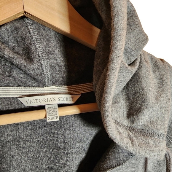 Victoria's Secret Womens Size XS Gray Sweater Zip up Hoodie Love Graphic cozy - Picture 4 of 10
